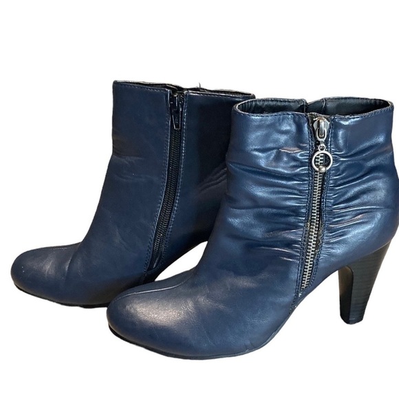 Alberto - Women’s Vegan Leather Heeled Booties - Picture 7 of 9